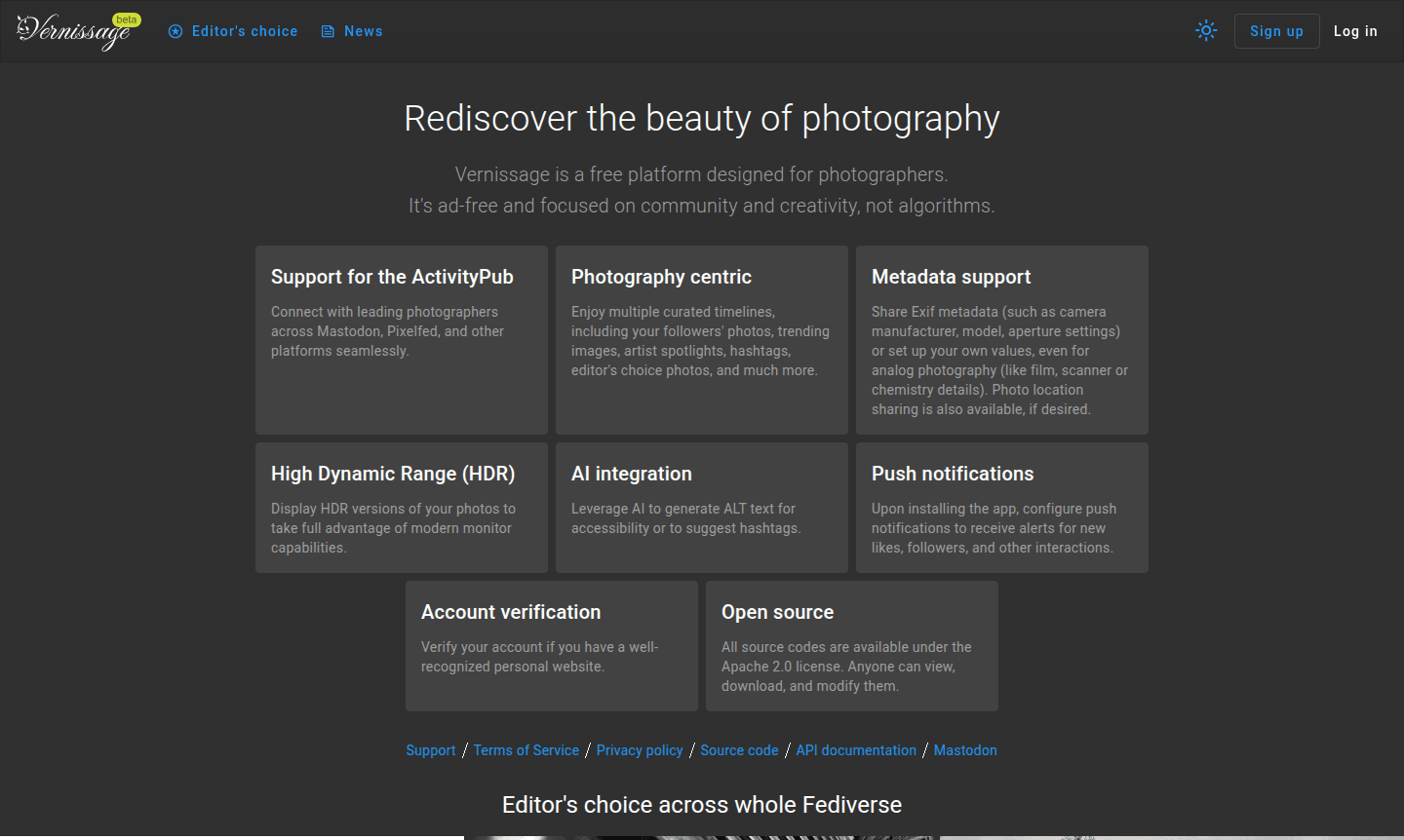 Preview of Vernissage interface with photo timelines and features