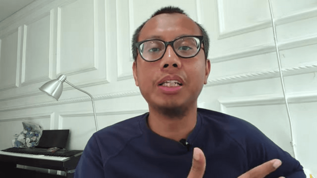 AI-powered SOP creation workflow showing video recording, transcription, and automated documentation process